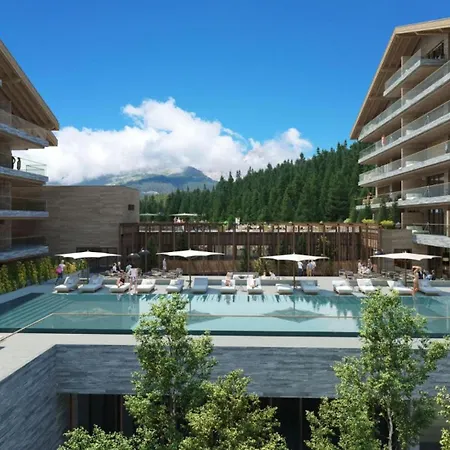 Contact Us At What App - 0041-798-079-427 To Book!! Six Sense Flats Apartment